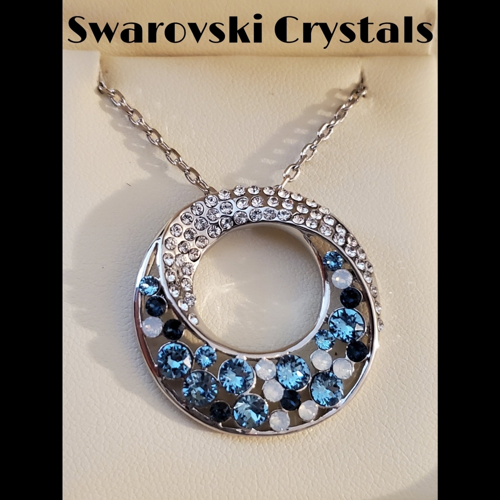 NWT Ocean Wave Necklace w/ Swarovski Cryst…